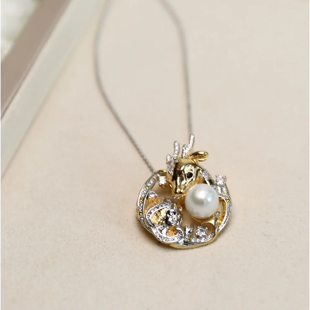 Reindeer Freshwater Pearl Brooch or Pendent Necklace - Picture 5 of 6